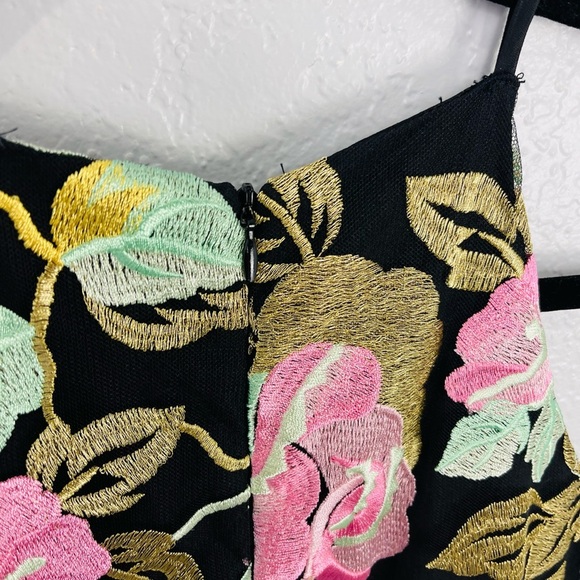 Dress The Population Lucy Embroidered Dress - Picture 6 of 10